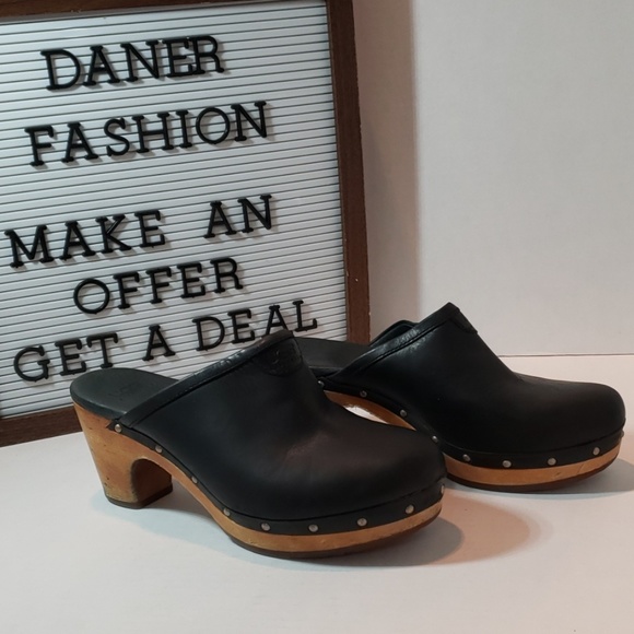 ugg wooden clogs